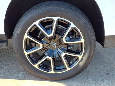 Used 2024 Chevrolet Suburban RST w/ Sport Performance Package image 24