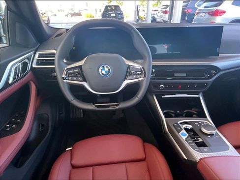 Certified 2025 BMW i4 eDrive40 RWD image 8