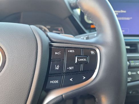 Used 2024 Lexus ES 350 w/ Technology Package FWD image 22