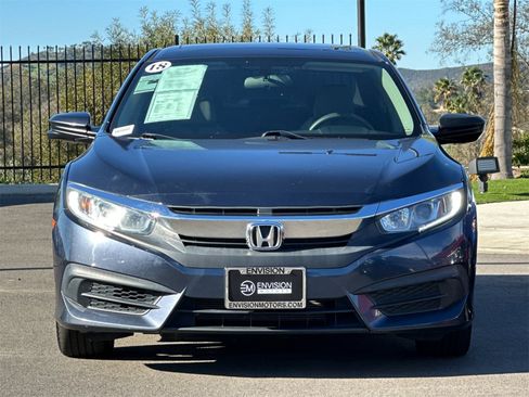 Used 2018 Honda Civic EX image 8