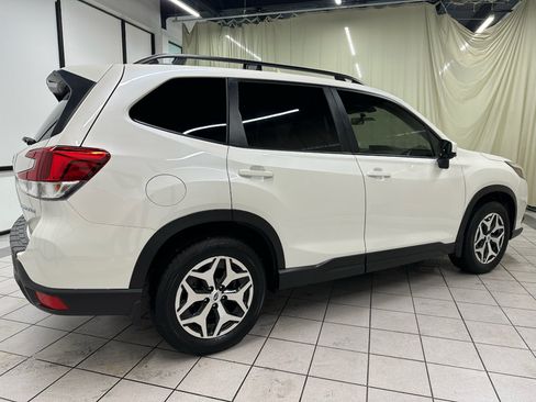 Used 2023 Subaru Forester Premium AWD/4WD image 3