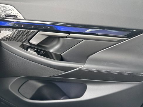 Used 2025 BMW M5 Touring image 19