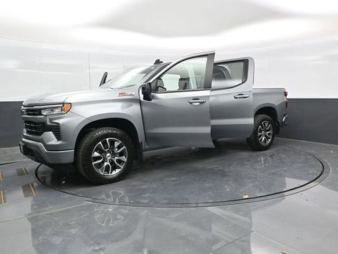 Used 2024 Chevrolet Silverado 1500 RST AWD/4WD image 3