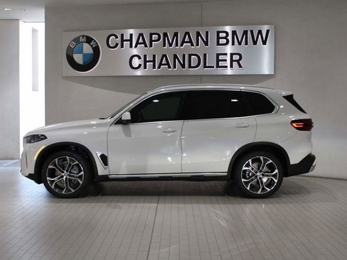 Used 2026 BMW X5 sDrive40i image 3