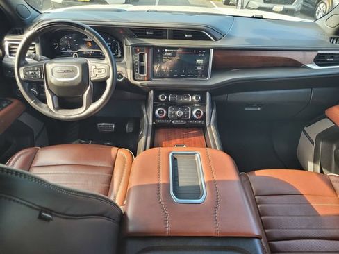 Used 2024 GMC Yukon XL Denali Ultimate AWD/4WD image 16