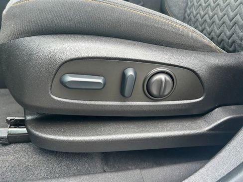 Used 2023 Chevrolet Equinox LT AWD/4WD image 21