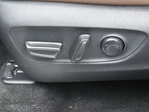 Certified 2024 Toyota Grand Highlander AWD image 10