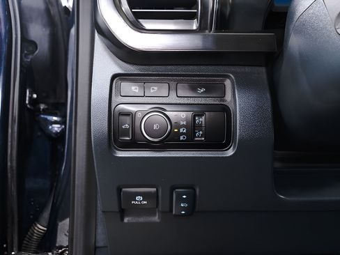 Used 2024 Ford F250 Lariat w/ Lariat Ultimate Package AWD/4WD image 23