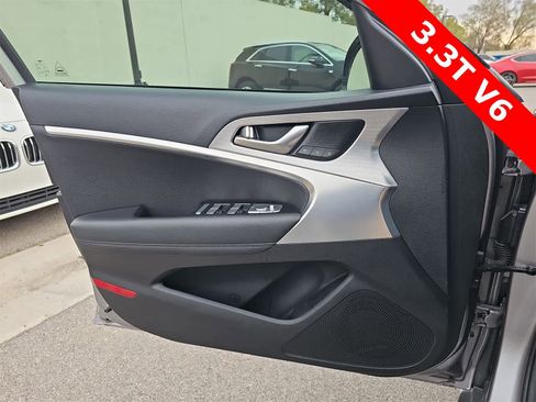 Used 2022 Genesis G70 3.3T image 28