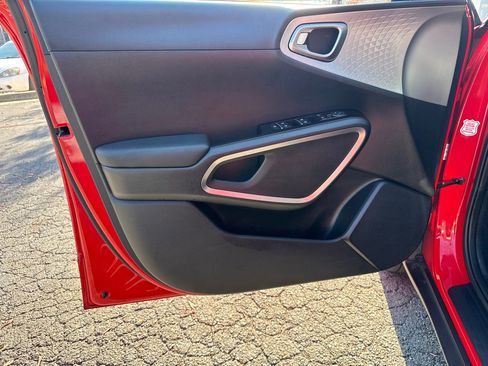 Certified 2024 Kia Soul LX w/ Option Group 015 image 11