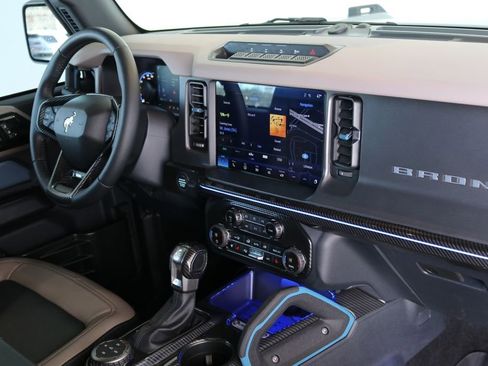 Used 2024 Ford Bronco Wildtrak image 35