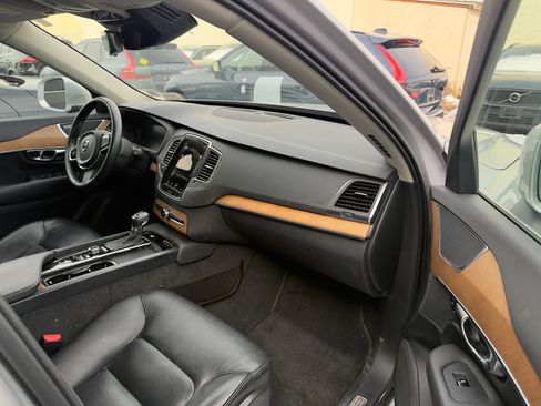 Used 2021 Volvo XC90 T6 Momentum image 22
