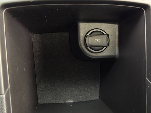 Used 2019 Kia Niro EX Premium image 30