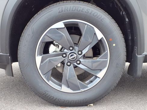 New 2025 Nissan Rogue SV image 5