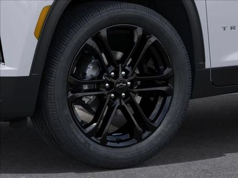 New 2026 Chevrolet Traverse LT w/ Driver Confidence Package AWD/4WD image 11