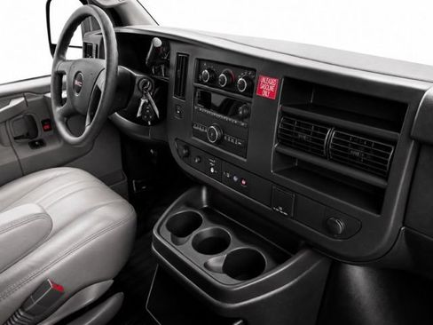 Used 2025 GMC Savana 3500 Extended RWD image 34