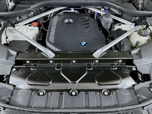 Used 2025 BMW X5 xDrive40i w/ Parking Assistance Package image 34