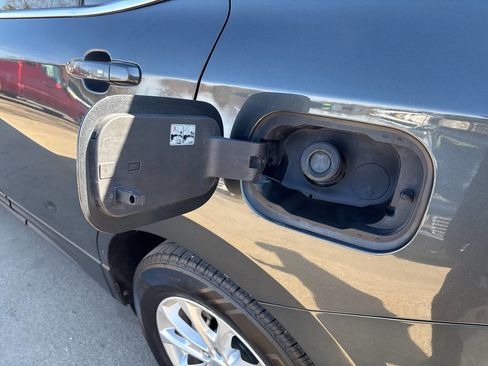 Used 2018 Chevrolet Equinox LT image 21