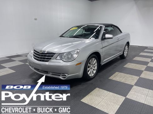 Used 2010 Chrysler Sebring Touring image 1