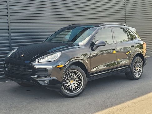 Used 2018 Porsche Cayenne Platinum Edition AWD/4WD image 1