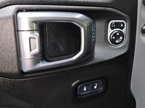 Used 2022 Jeep Wrangler Unlimited Rubicon 4xe image 34