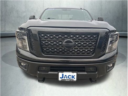 Used 2018 Nissan Titan SL w/ Midnight Edition image 10