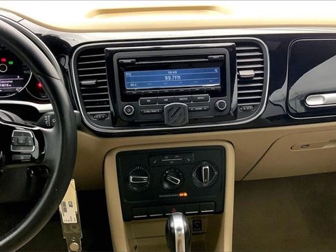 Used 2015 Volkswagen Beetle 1.8T image 6