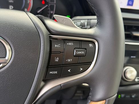 Used 2025 Lexus ES 350 Ultra Luxury image 20
