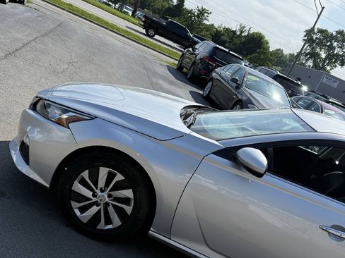 Used 2020 Nissan Altima 2.5 S FWD image 2