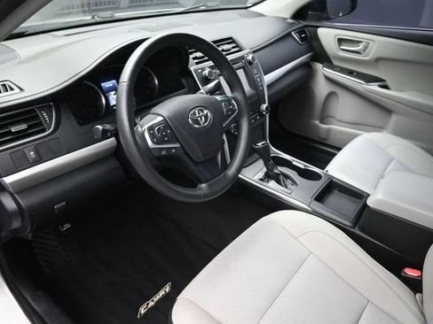 Used 2017 Toyota Camry SE FWD image 18