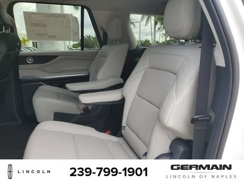 New 2026 Lincoln Navigator L Reserve AWD/4WD image 19
