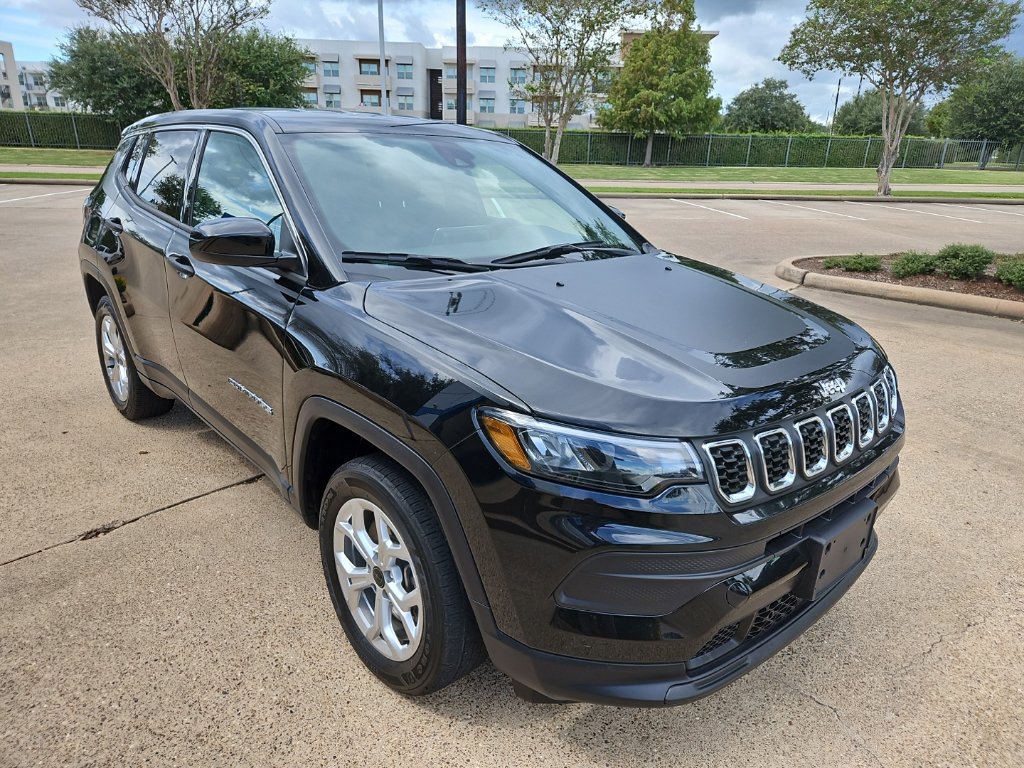 Used 2025 Jeep Compass Sport w/ Mopar Graphics Package AWD/4WD image 4