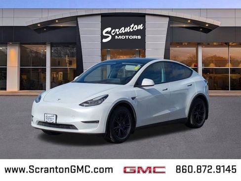 Used 2022 Tesla Model Y Long Range image 1