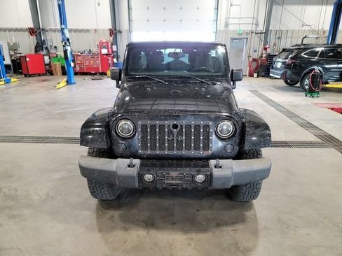 Used 2018 Jeep Wrangler Unlimited Sahara AWD/4WD image 2