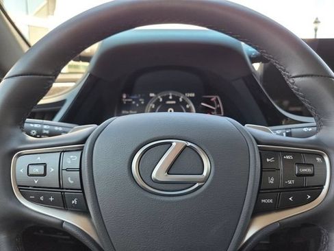 Used 2024 Lexus ES 350 w/ Accessory Package (Z1) FWD image 31