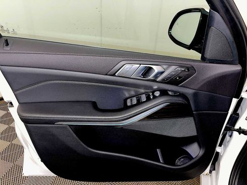 Used 2021 BMW X7 xDrive40i image 11