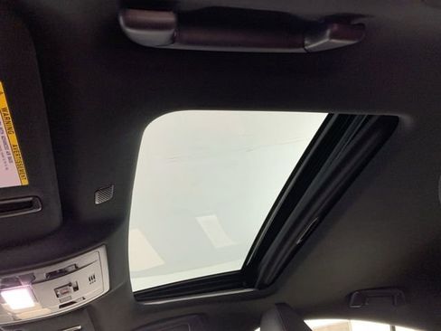 Used 2025 Lexus IS 500 w/ F-Sport Performance image 30