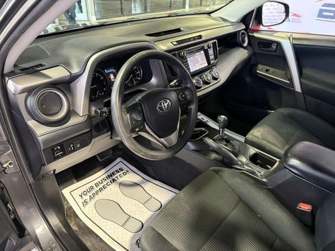 Used 2017 Toyota RAV4 LE FWD image 31