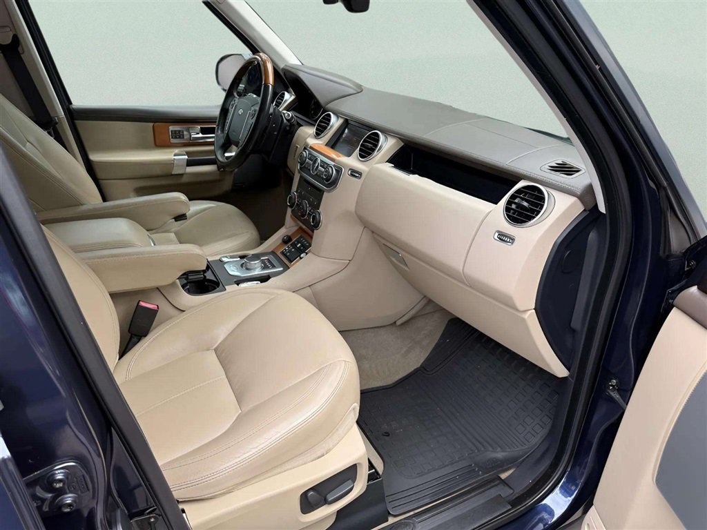 Used 2016 Land Rover LR4 HSE LUX AWD/4WD image 25