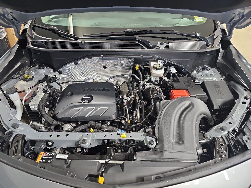 Certified 2024 Buick Encore GX Preferred w/ Comfort Package FWD image 35