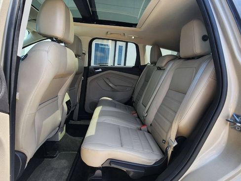 Used 2017 Ford Escape SE w/ SE Leather Comfort Package FWD image 19