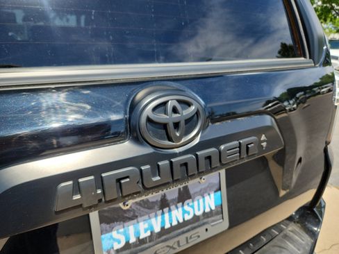 Used 2022 Toyota 4Runner TRD Off-Road Premium w/ Moonroof Package AWD/4WD image 23