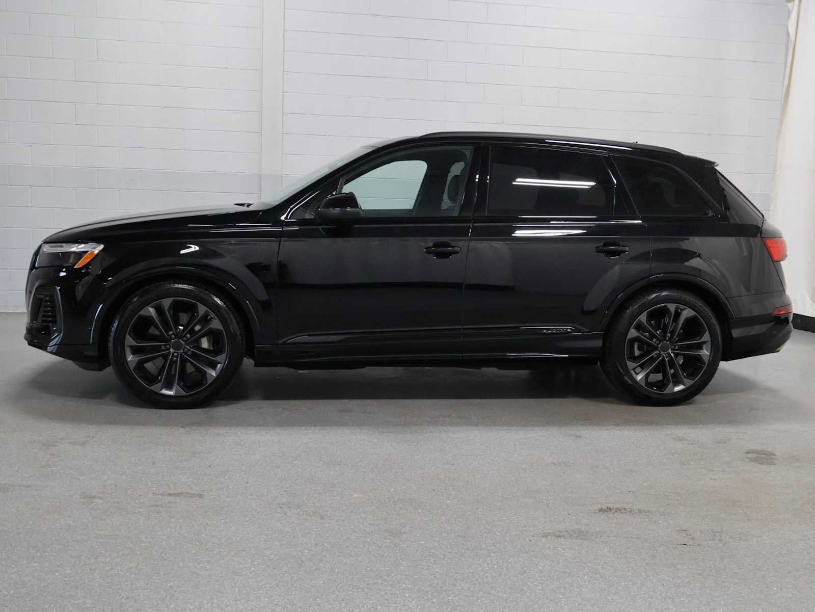 Used 2026 Audi Q7 3.0T Prestige w/ Prestige Package AWD/4WD image 2