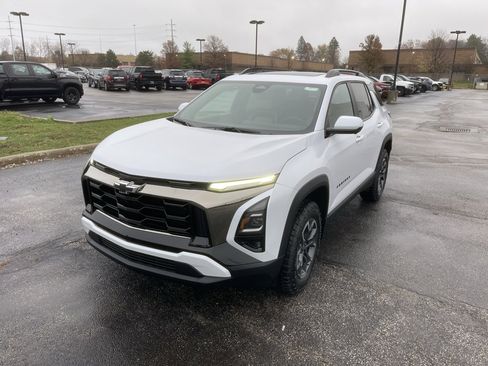 New 2026 Chevrolet Equinox ACTIV image 3