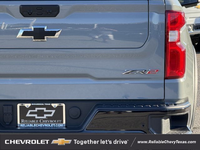 Used 2025 Chevrolet Silverado 1500 ZR2 w/ Technology Package AWD/4WD image 6
