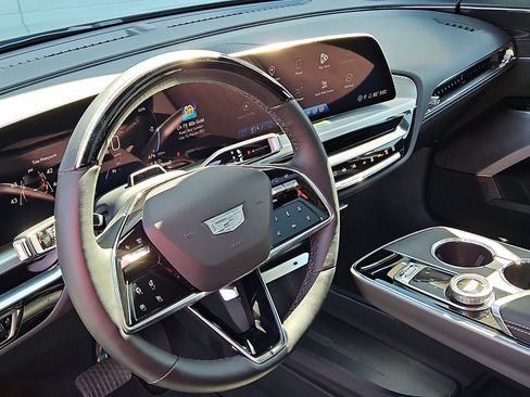 Certified 2024 Cadillac Lyriq Sport image 11