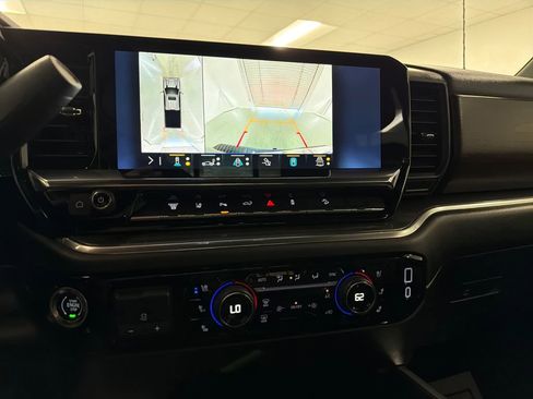Used 2025 Chevrolet Silverado 2500 High Country w/ Technology Package AWD/4WD image 17