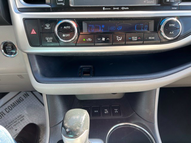Used 2016 Toyota Highlander Limited AWD/4WD image 17