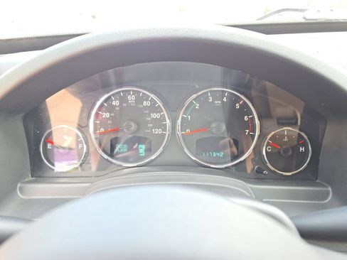 Used 2011 Jeep Liberty Limited w/ Comfort/Convenience Group AWD/4WD image 13