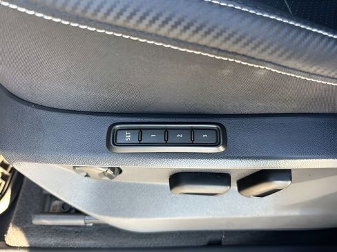 Used 2023 Volkswagen Atlas Cross Sport SEL image 11